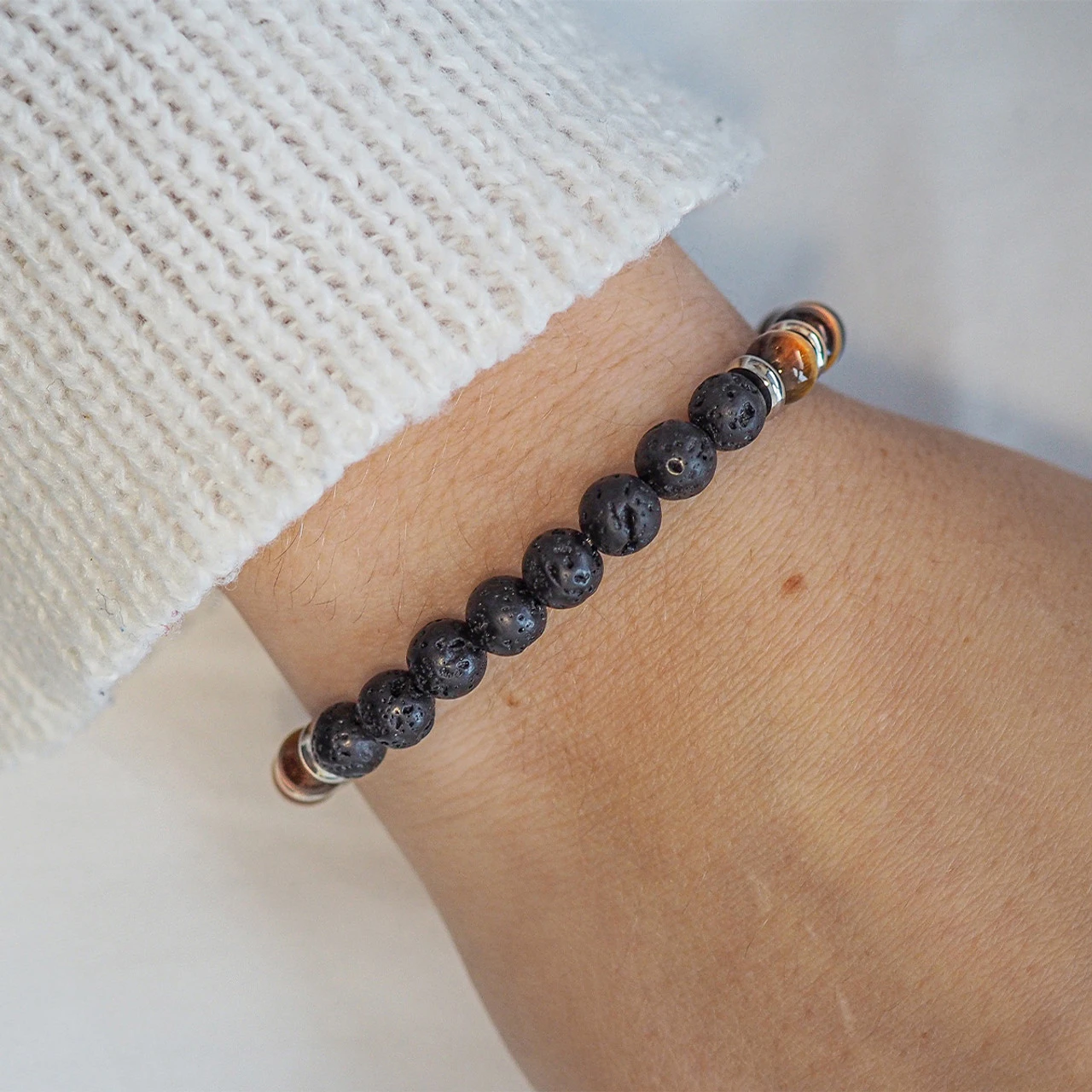 "Motivé , Motivé" - Oeil De Tigre - Pierre De Lave 4 "Motivé , Motivé" - Oeil De Tigre - Pierre De Lave – Image 2