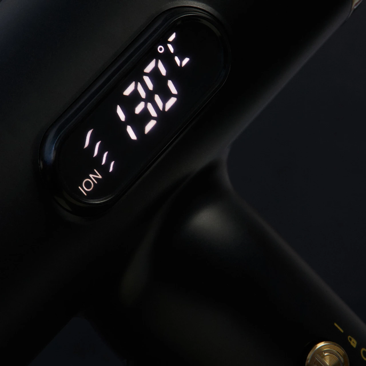 Sèche Cheveux La Divine Edition Black & Gold - Swissliss 5 Sèche Cheveux La Divine Edition Black & Gold - Swissliss – Image 3